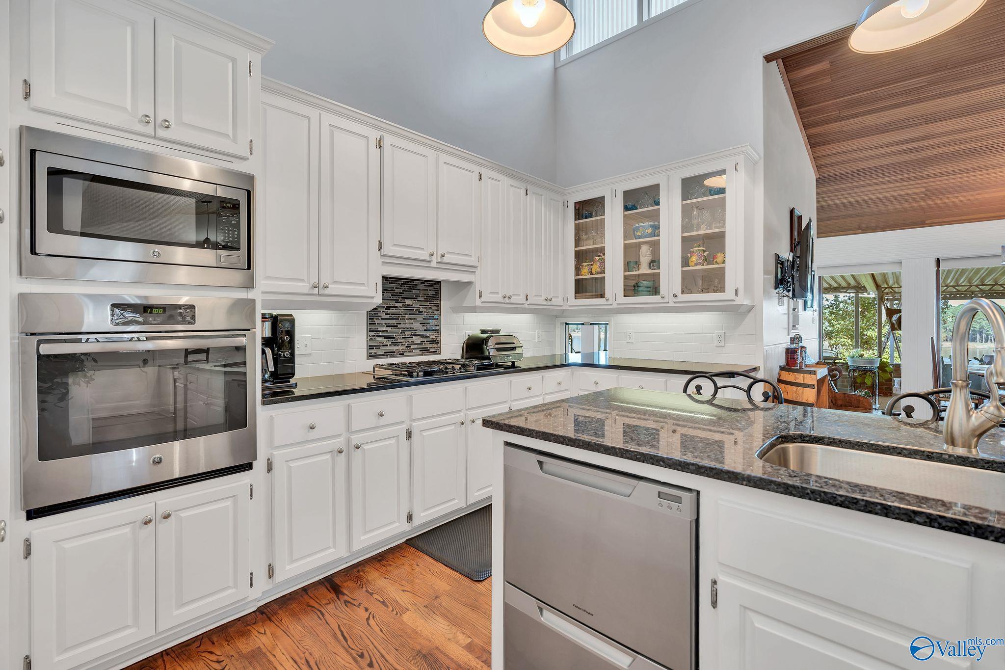 411 Darby Avenue, Sheffield, Alabama image 9