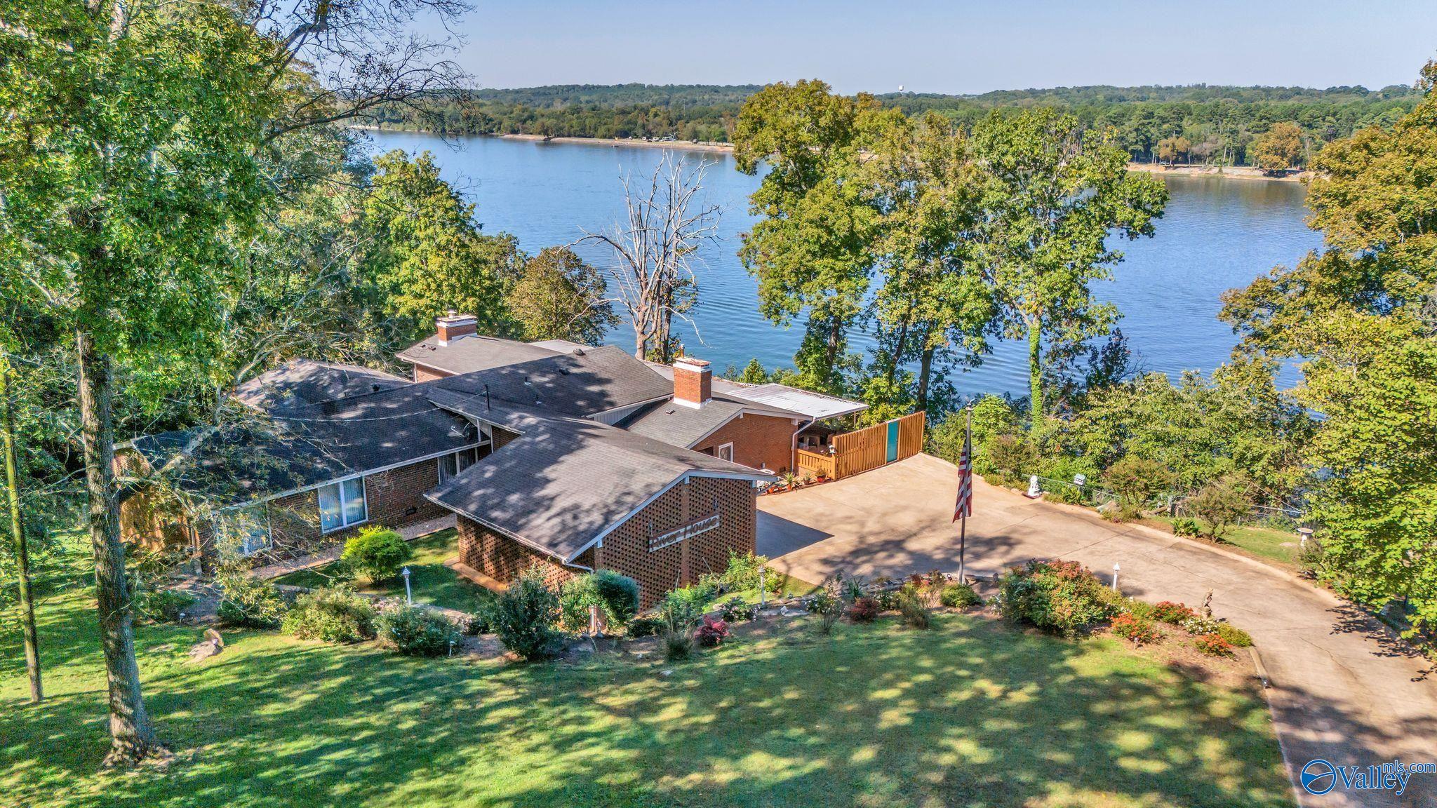 411 Darby Avenue, Sheffield, Alabama image 1