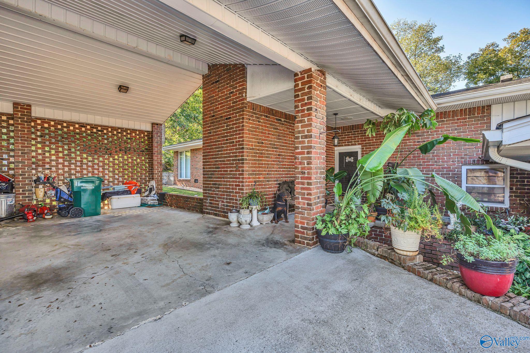 411 Darby Avenue, Sheffield, Alabama image 6