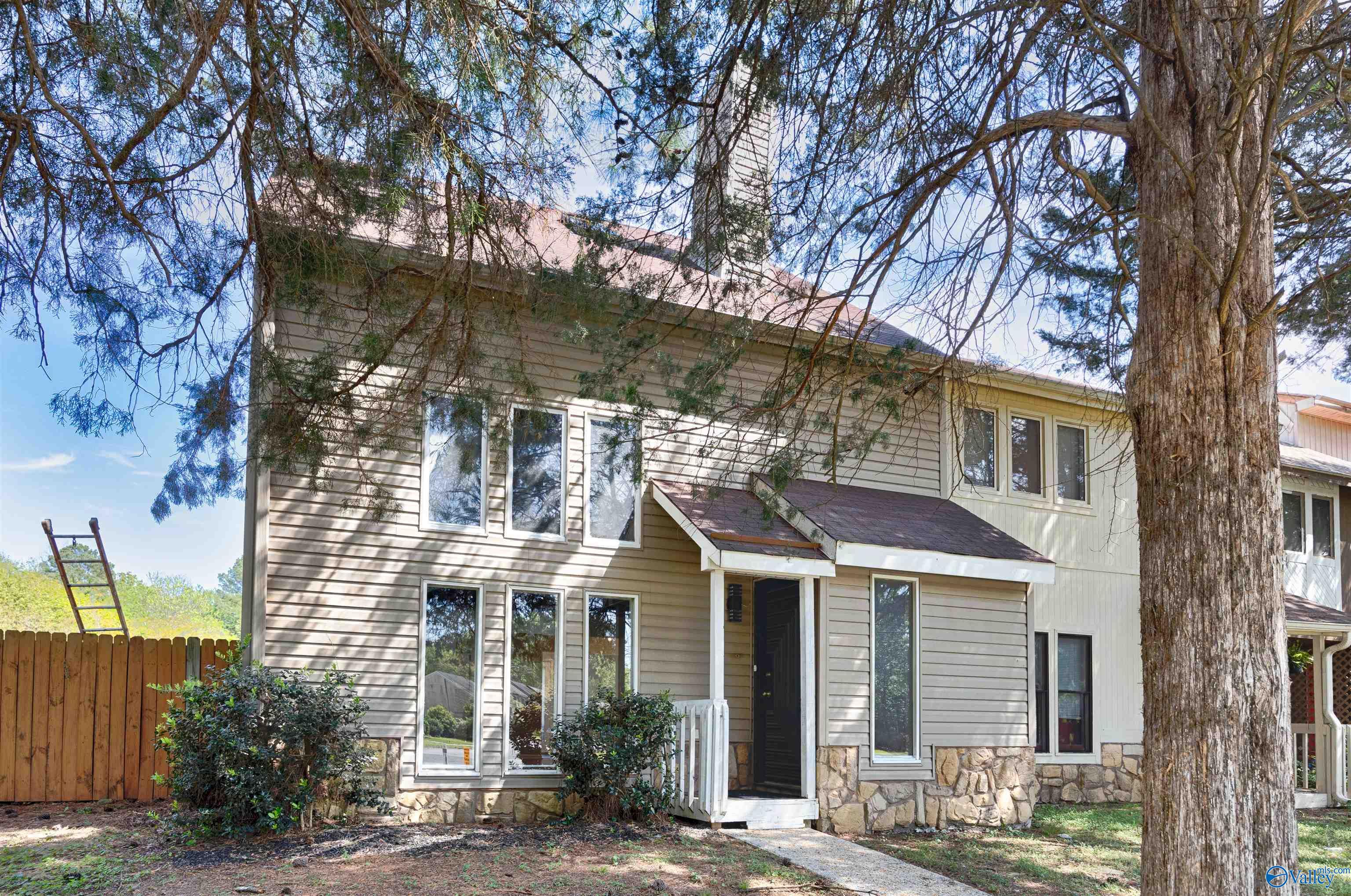 409 Hobbs Road, Huntsville, Alabama image 1