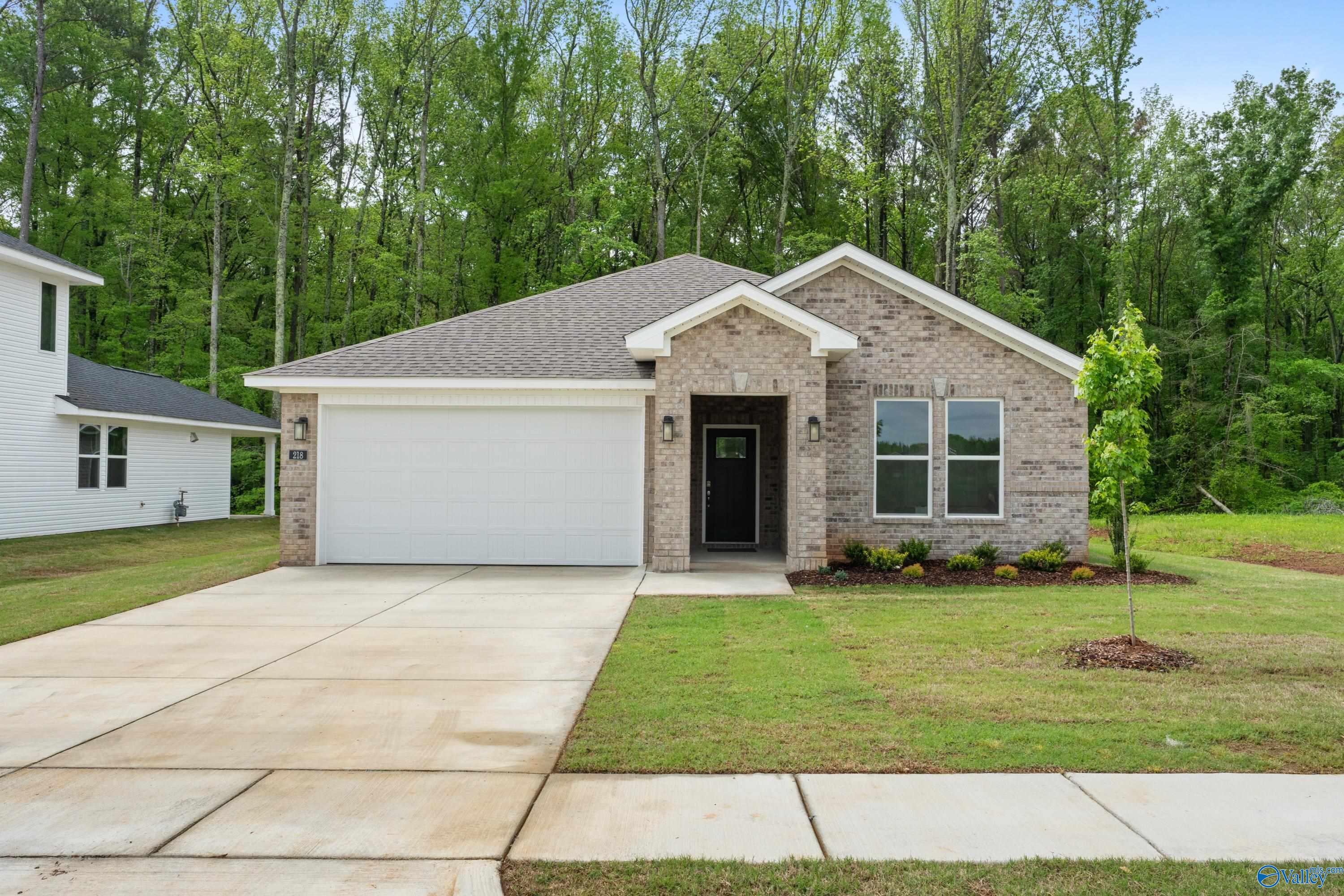 218 Hibiscus Drive, Hazel Green, Alabama image 1