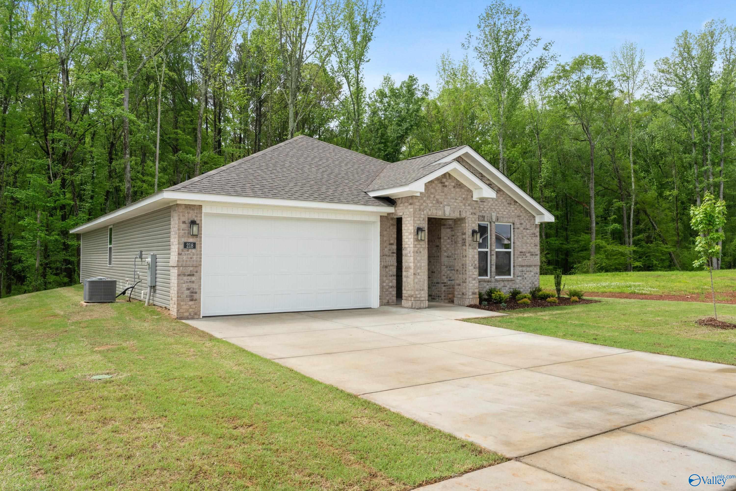 218 Hibiscus Drive, Hazel Green, Alabama image 5