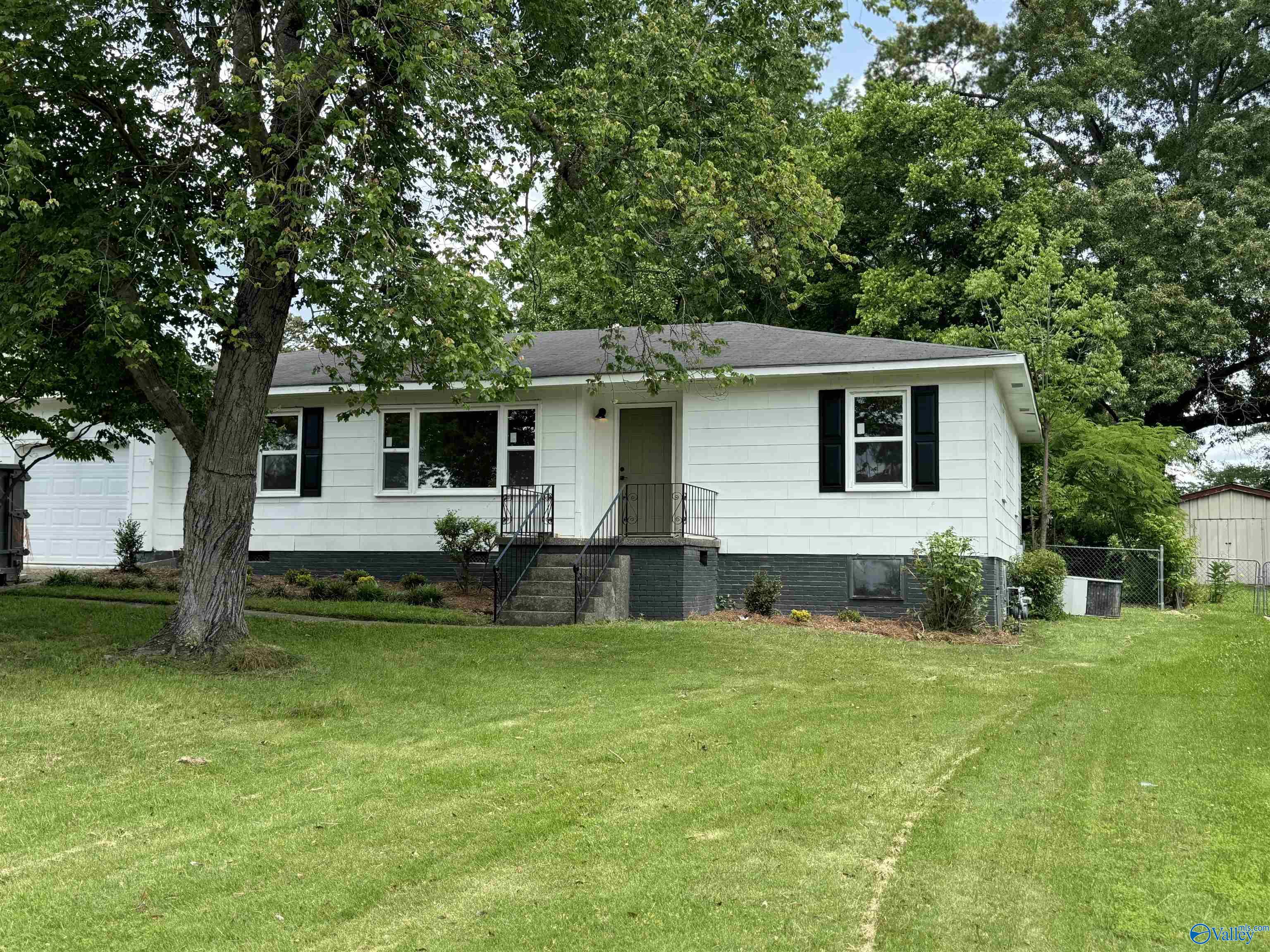 1929 Lookout Street, Gadsden, Alabama image 1