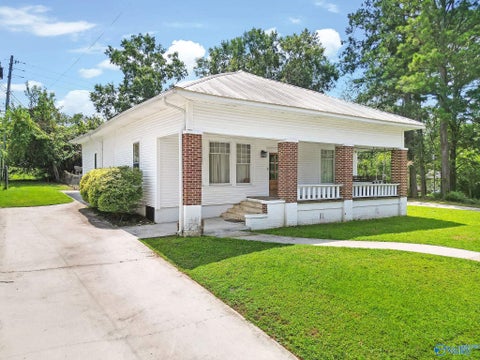Homes For Sale - 217 Washington Avenue<br/> Blount County, Oneonta, AL 35121