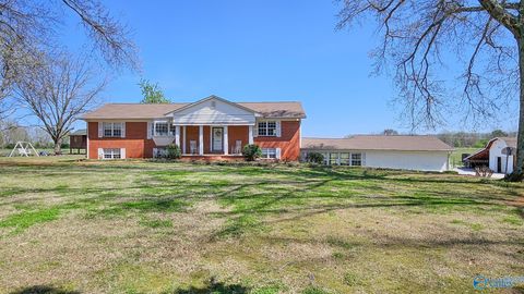 Homes For Sale - 26864 West Limestone School Road<br/> Limestone County, Lester, AL 35647