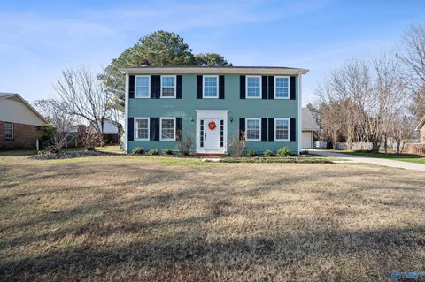Photo of 2218 Essex Drive SW, Decatur, AL 35603 (MLS # 21905671)