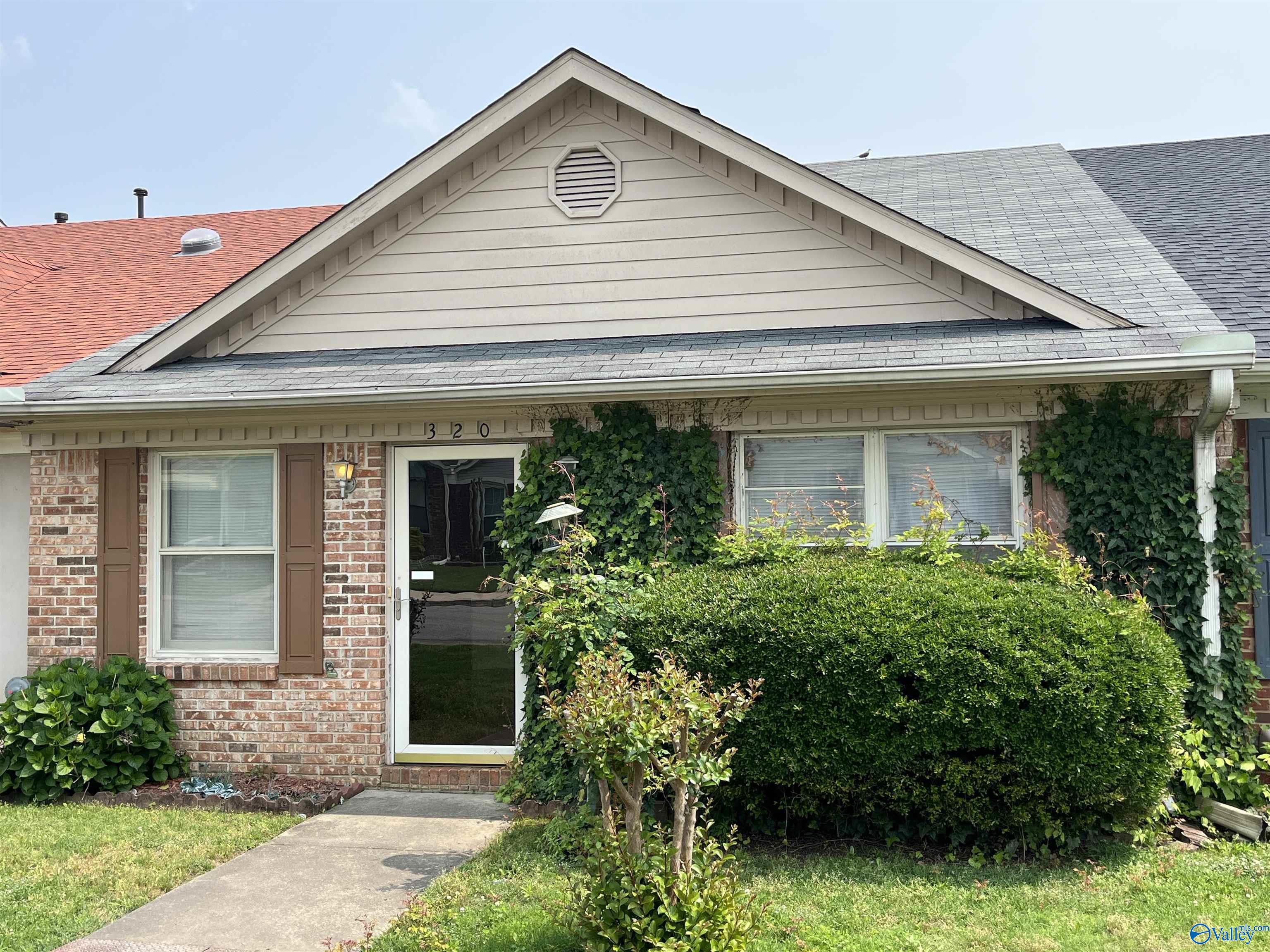 320 Chestnut Street, Hartselle, Alabama image 1