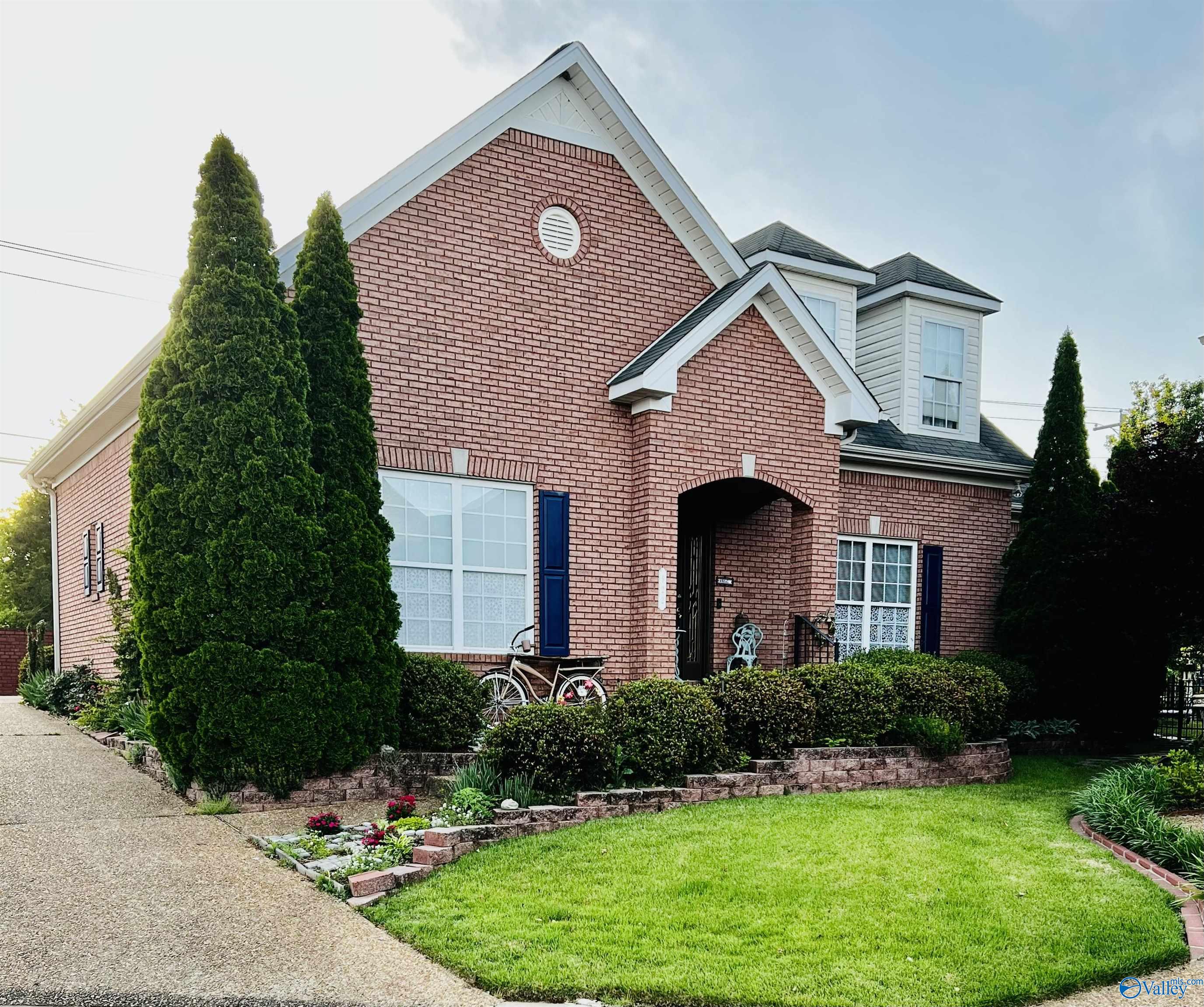 922 Village Court, Decatur, Alabama image 1