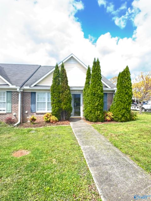 Townhouse For Sale - 501 College Street<br/> Morgan County, Hartselle, AL 35640