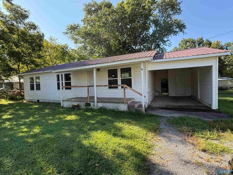 Homes For Sale - 110 1st Place<br/> Arab, AL 35016