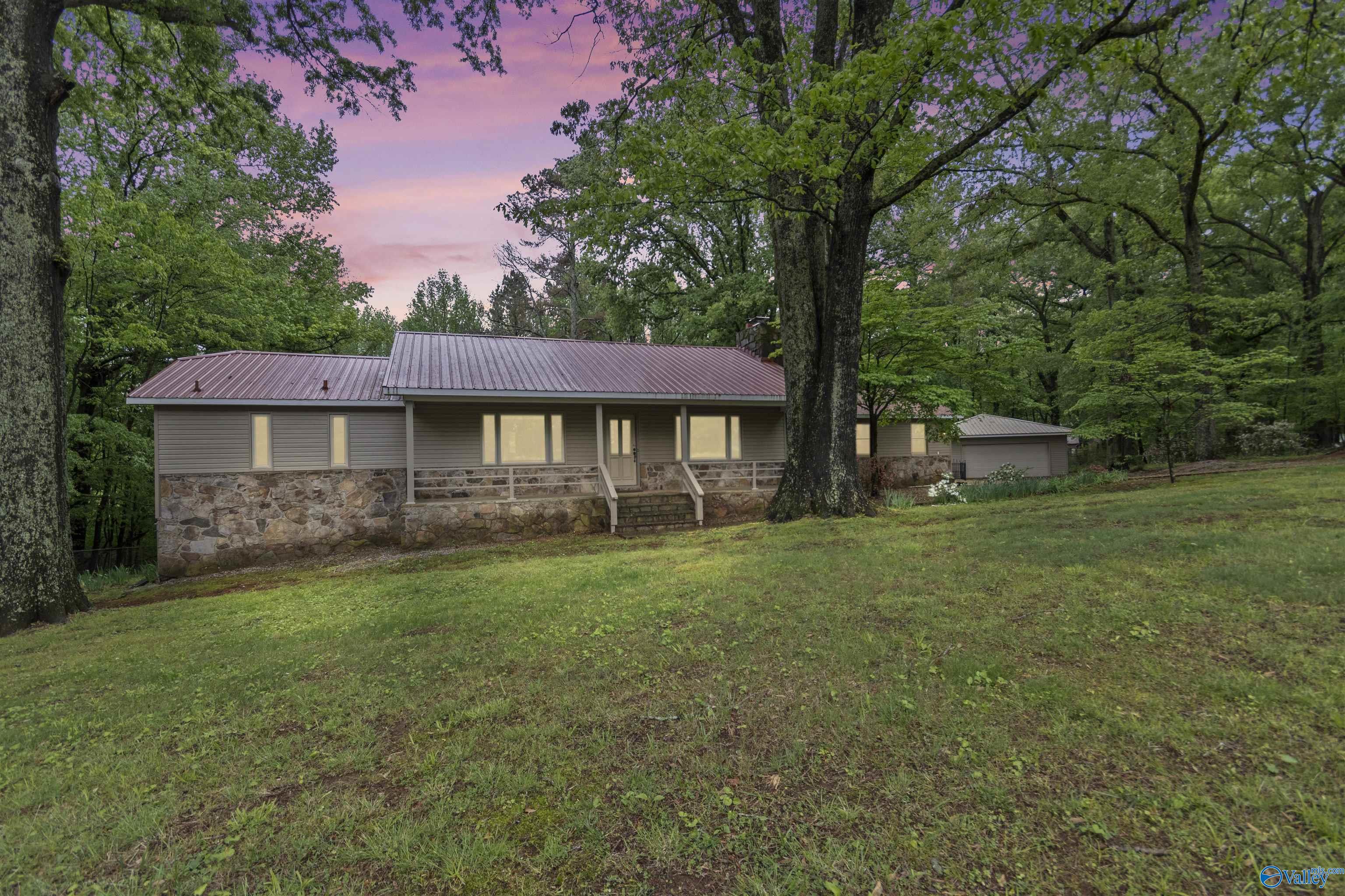 102 Peyton Circle, Gurley, Alabama image 1