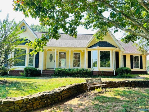 Homes For Sale - 222 County Road 337<br/> Moulton, AL 35650