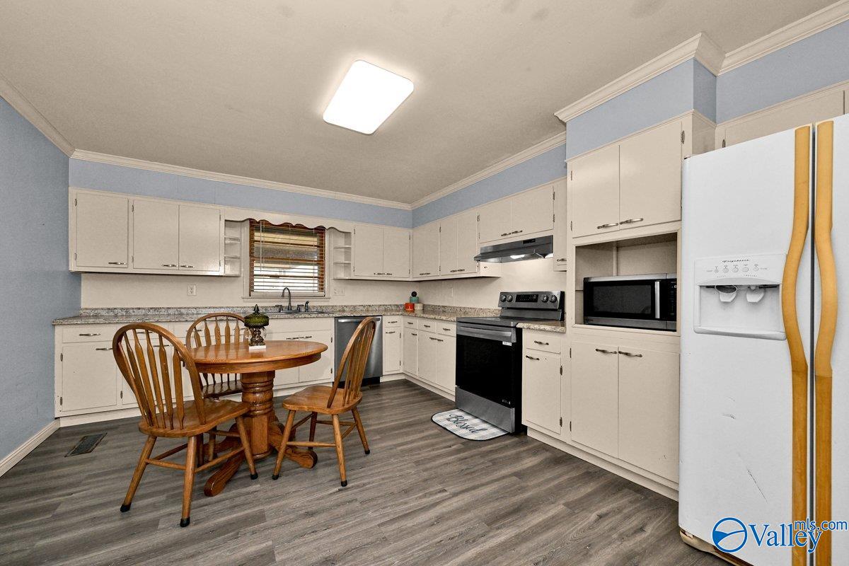 304 Albert Street SW