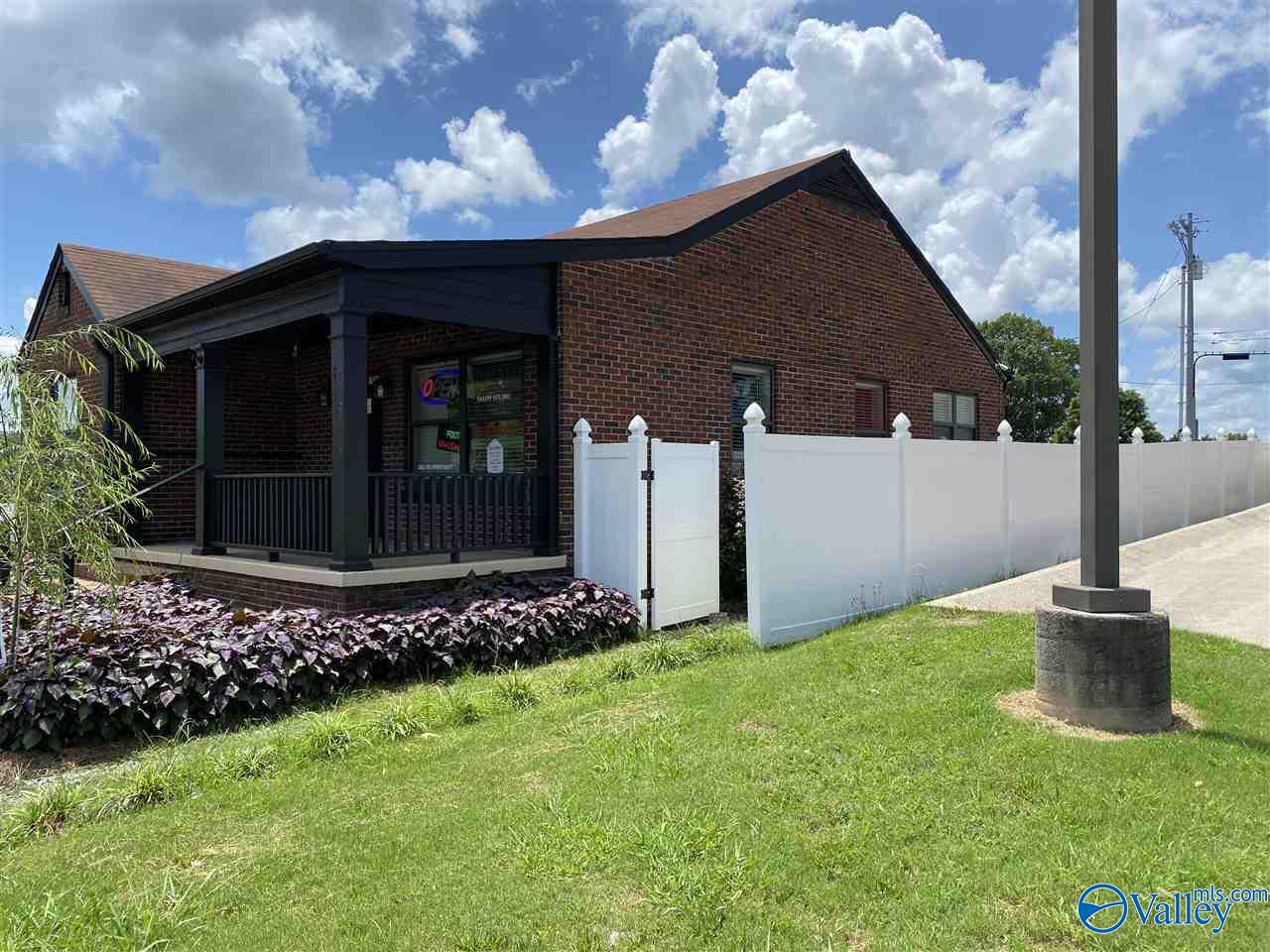 Photo 1 of 19 — 1117 6th Avenue, Decatur, AL 35601