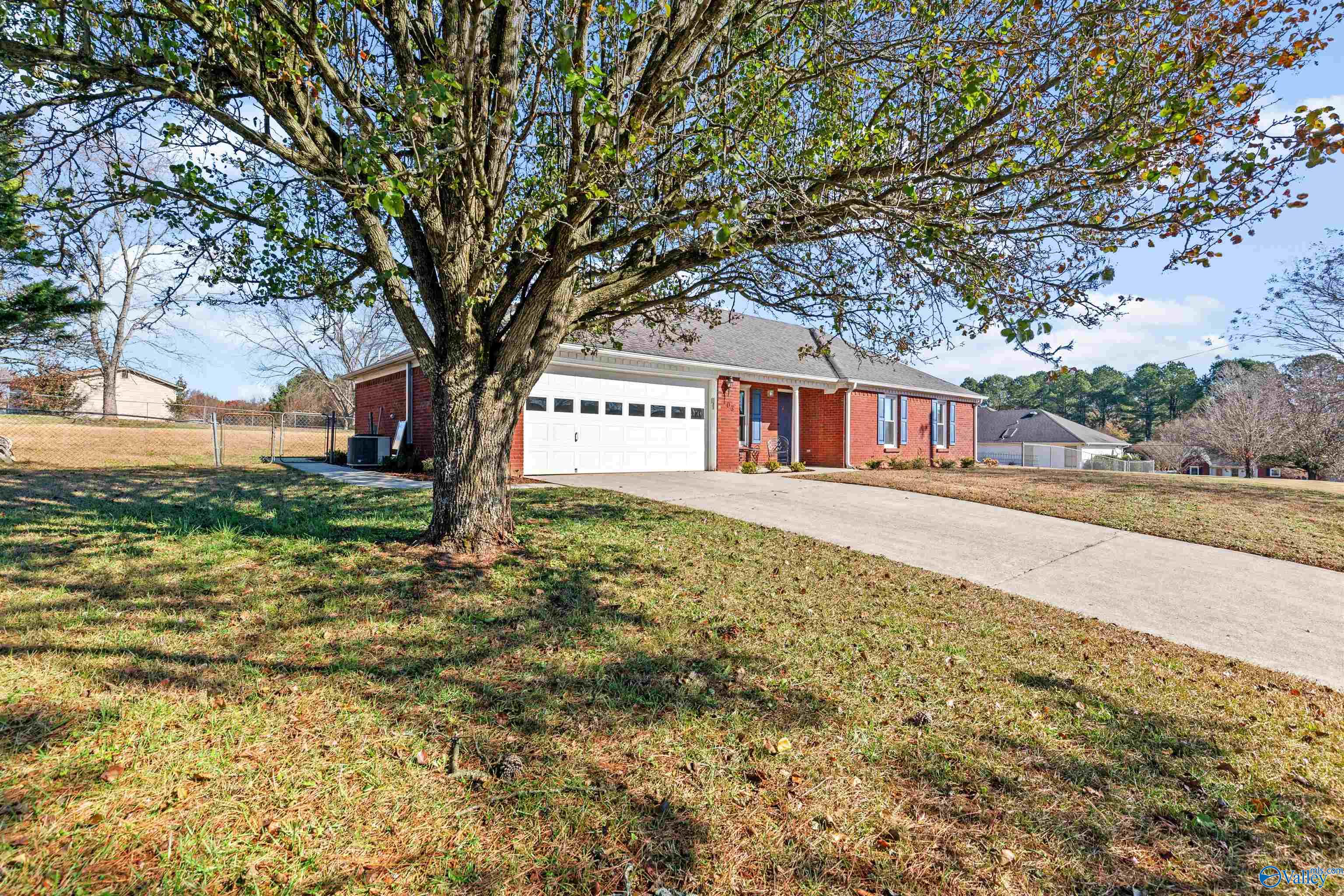 103 Pebblecreek Drive, Harvest, Alabama image 3