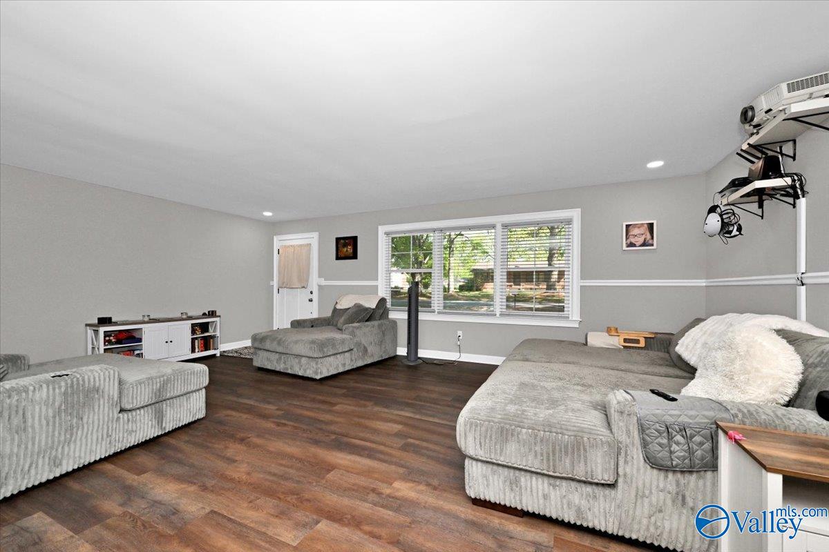 1319 Sheraton Street SE