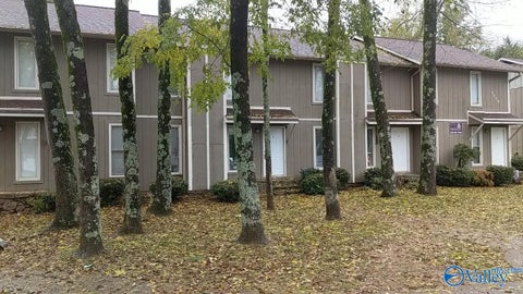 Townhouse For Rent - 9008 Mahogany Row #4<br/> Huntsville, AL 35802