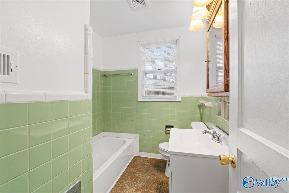 Huntsville, Alabama 35811, United States, 3 Bedrooms Bedrooms, ,2 BathroomsBathrooms,Residential,Pending,85276