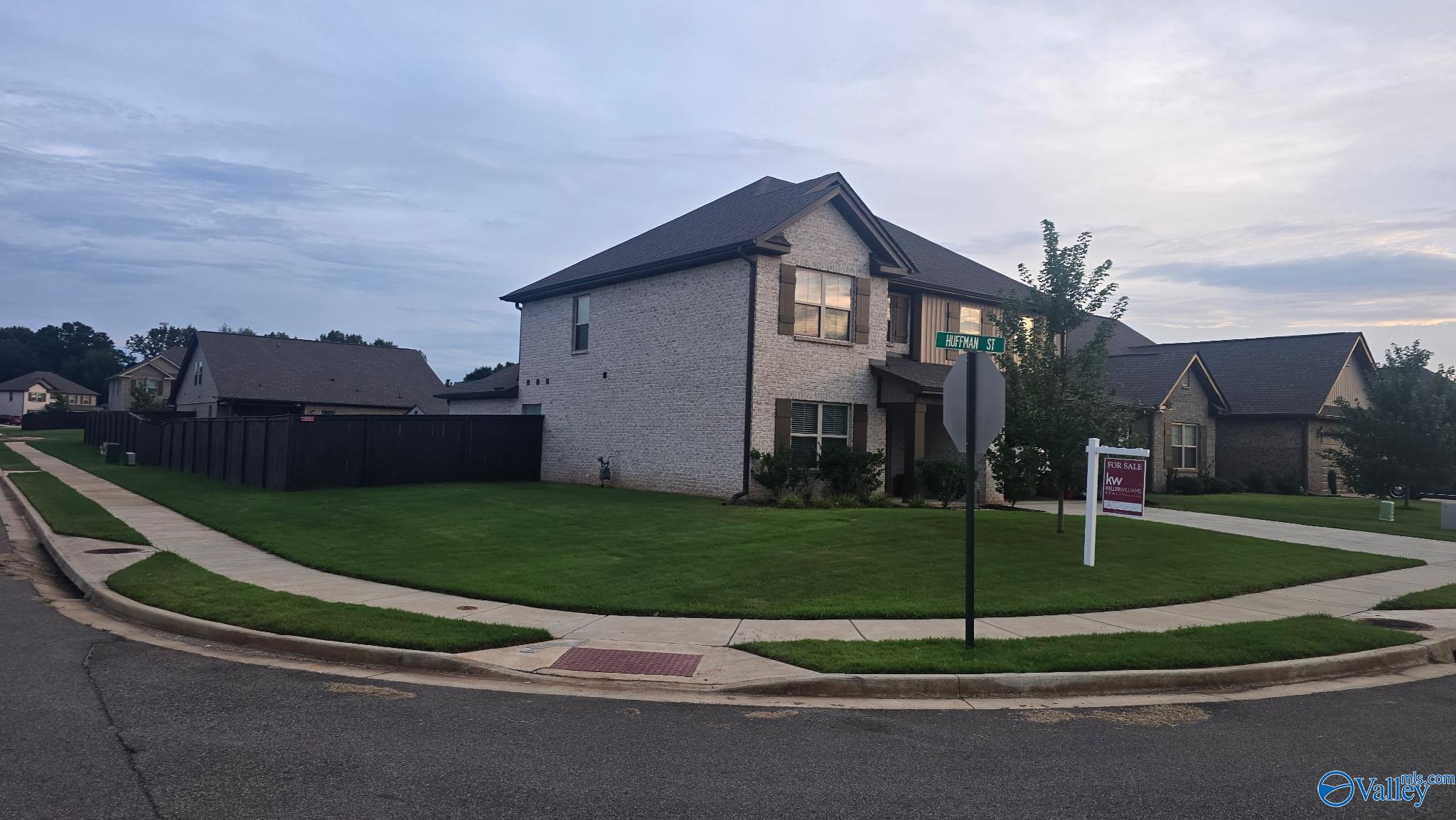 100 Huffman Street - Photo 4