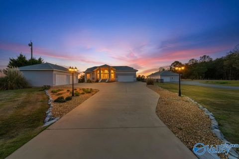 Photo of 50 County Road 537, Centre, AL 35960 (MLS # 21912886)