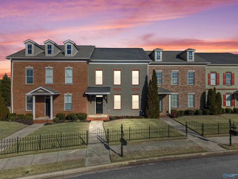 Townhouse For Sale - 118 Park Square Lane<br/> Madison, AL 35758