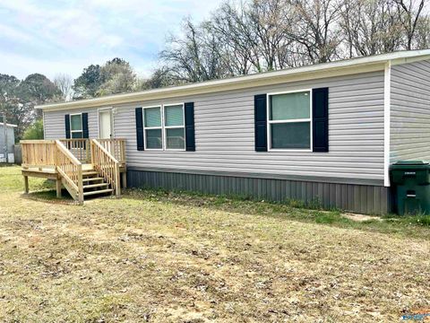 Homes For Sale - 203 Bainbridge Loop<br/> Colbert County, Muscle Shoals, AL 35661