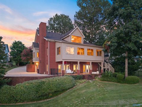 Homes For Sale - 13613 Inverness Place<br/> Athens, AL 35611