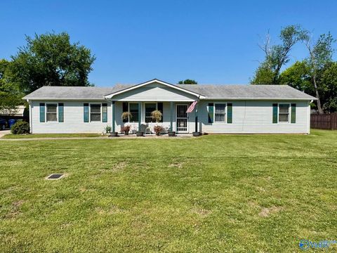 Homes For Sale - 102 Rosa Lee Drive<br/> Meridianville, AL 35759