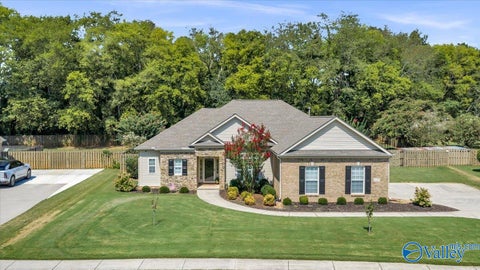 Homes For Sale - 129 Bridge Arbor Lane<br/> Huntsville, AL 35811