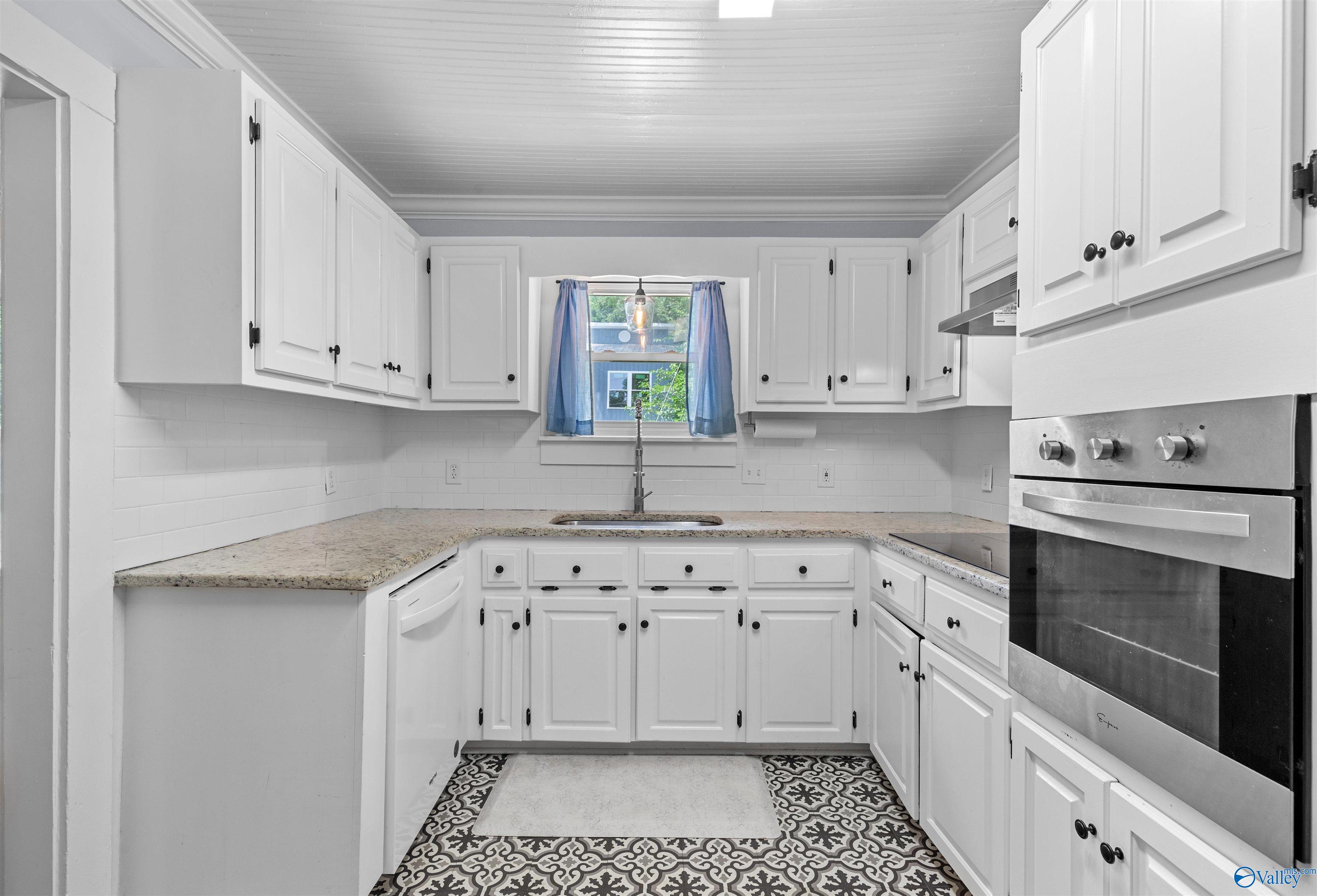 714 NW Cross Street, Huntsville, Alabama image 16