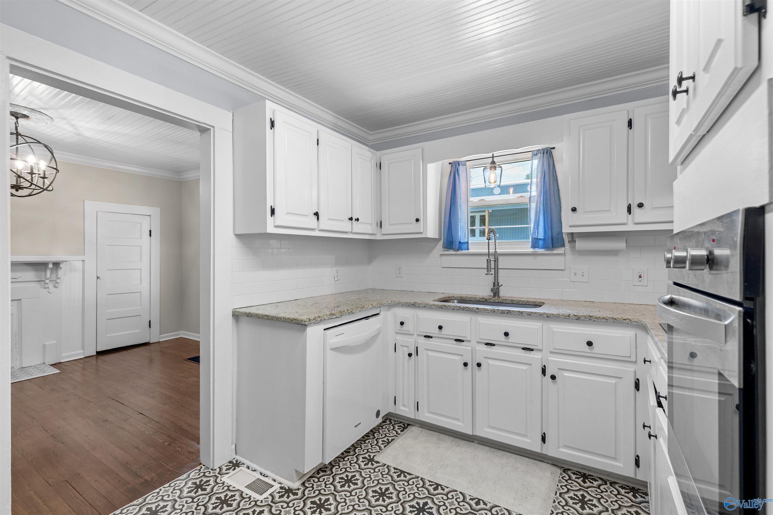 714 NW Cross Street, Huntsville, Alabama image 15