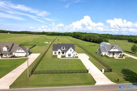 Homes For Sale - 17258 Shaw Road<br/> Limestone County, Athens, AL 35611
