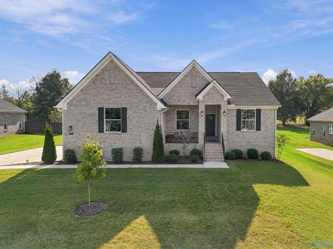 Homes For Sale - 310 Merrydale Drive<br/> Huntsville, AL 35811