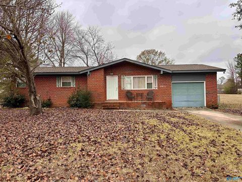 Photo of 1305 Stage Road, Hartselle, AL 35640 (MLS # 21905417)