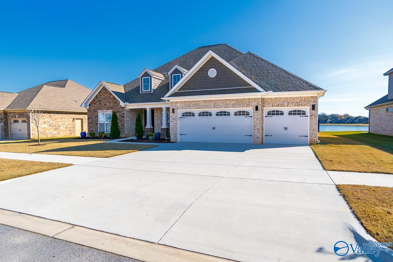 7609 Flint Crossing Circle, Owens Cross Roads, Alabama image 1