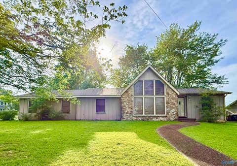 Homes For Sale - 2900 Celestial Drive<br/> Hartselle, AL 35640