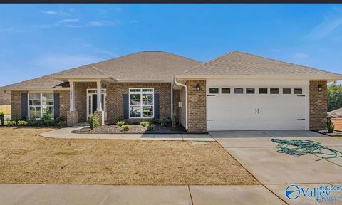 Homes For Sale - 327 Carnation Avenue<br/> Meridianville, AL 35756