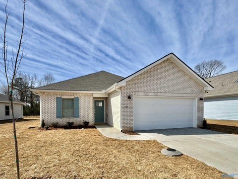Homes For Sale - 7244 SE Maple Creek Drive<br/> Owens Cross Roads, AL 35763