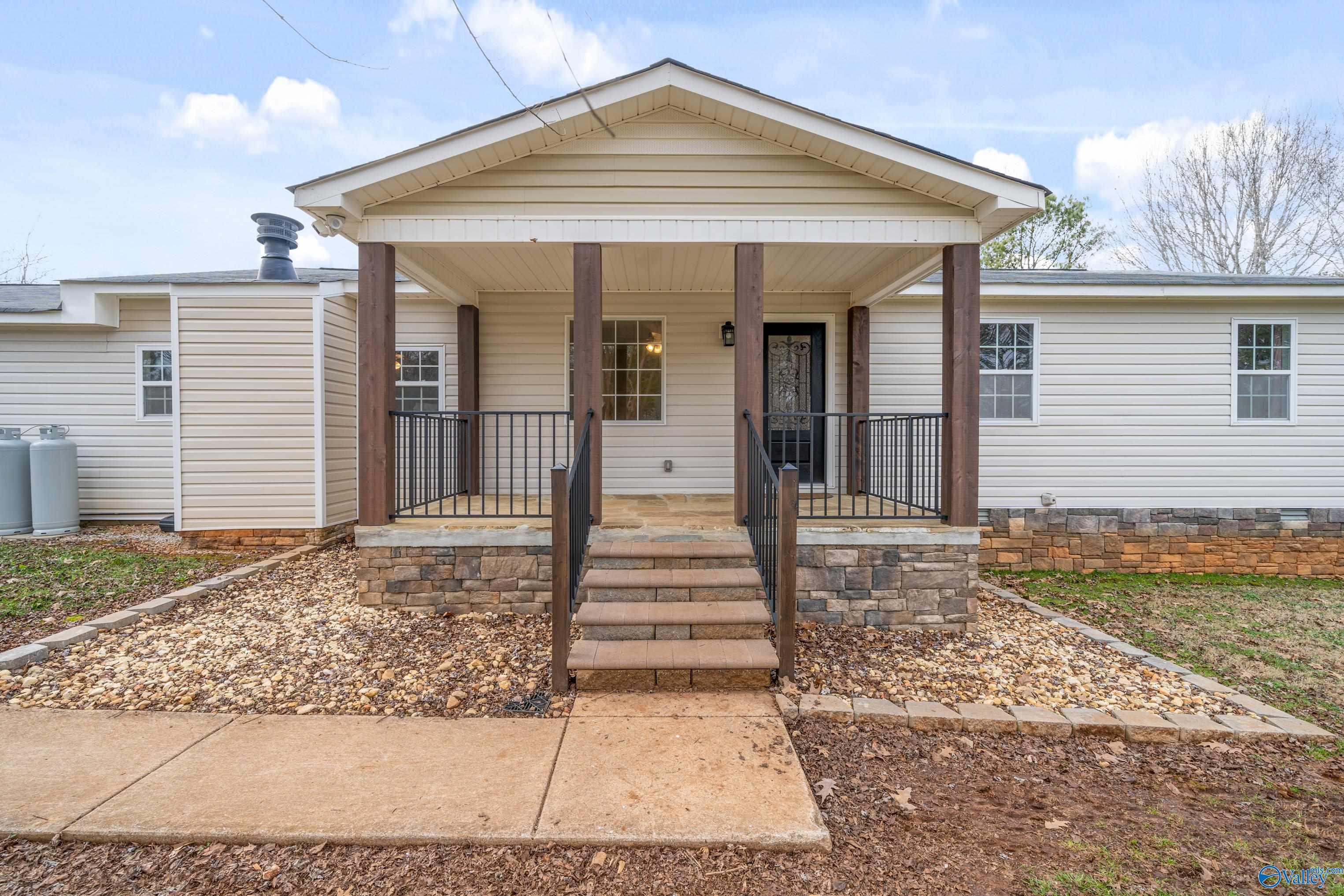 284 Simmons Circle, Hazel Green, Alabama image 1