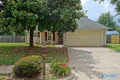 Homes For Rent - 212 Turnbrook Drive<br/> Madison County, Huntsville, AL 35824