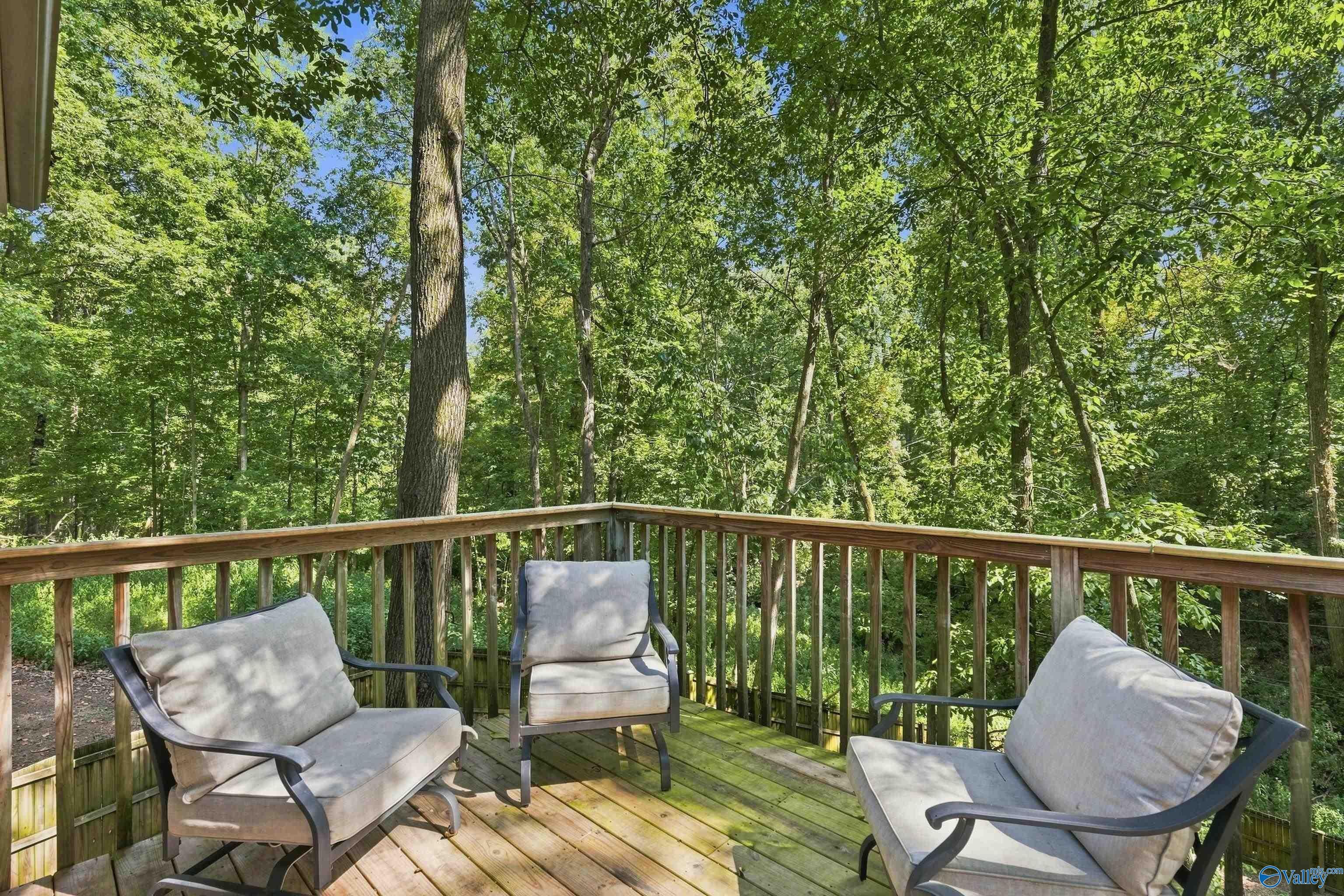 103 East Cove
