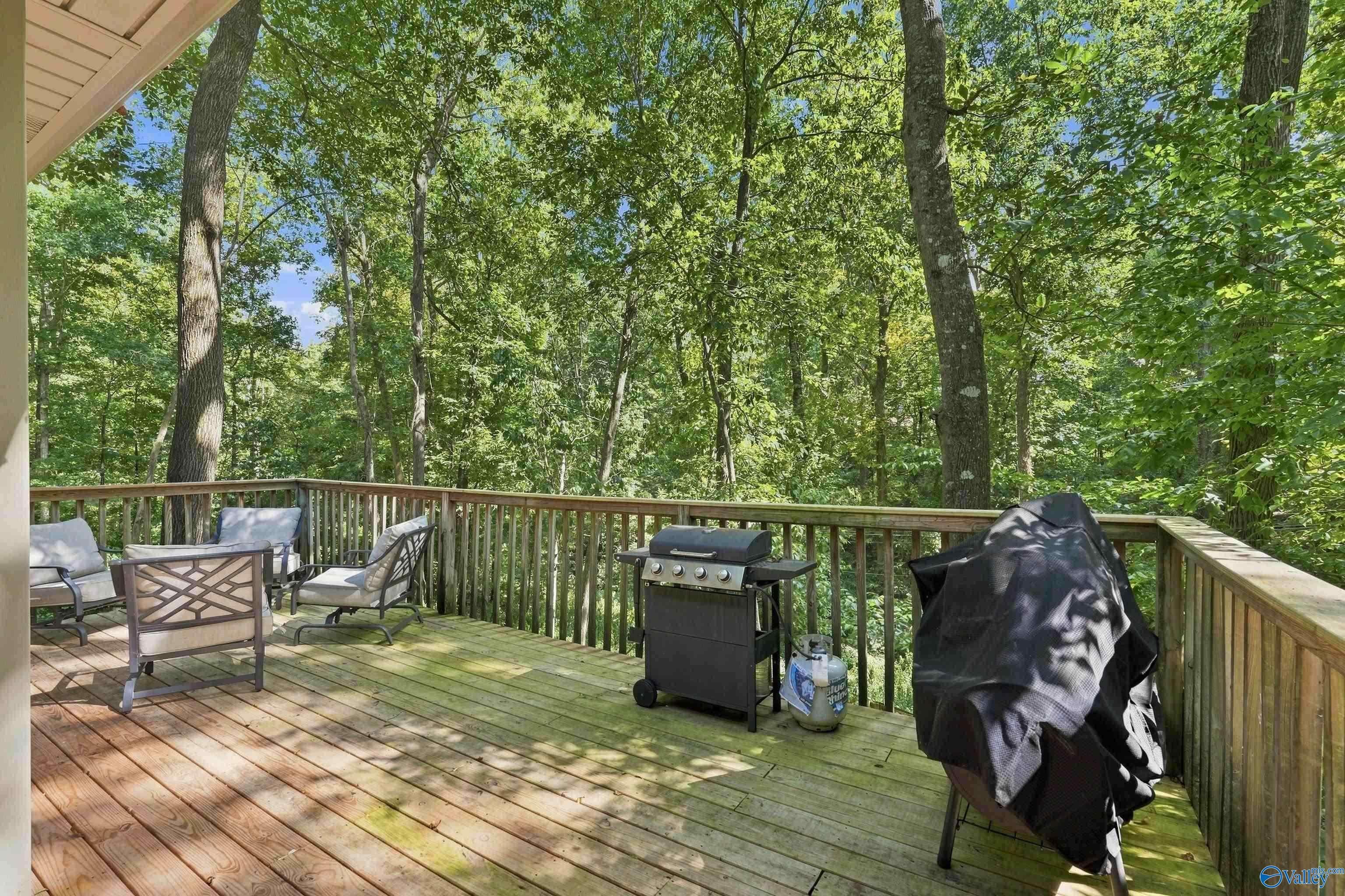 103 East Cove