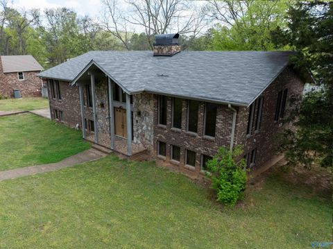 Homes For Sale - 12021 Bell Mountain Drive<br/> Huntsville, AL 35803