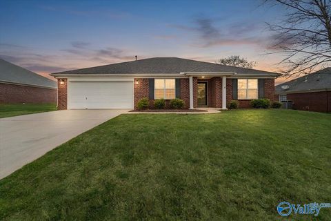 Homes For Sale - 110 Tottenham Way<br/> Madison, AL 35758