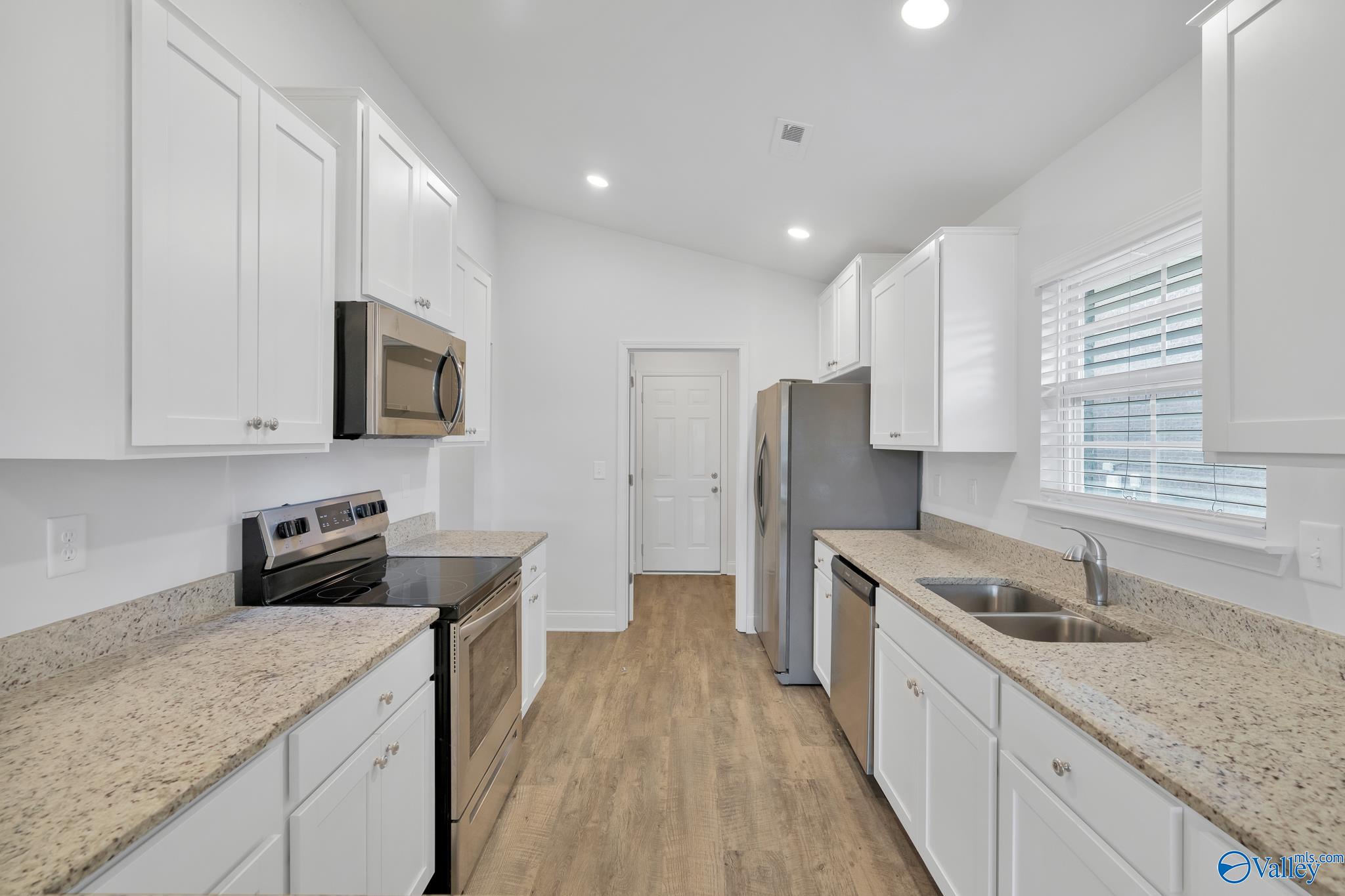 2452 Belltown Drive, Huntsville, Alabama image 9