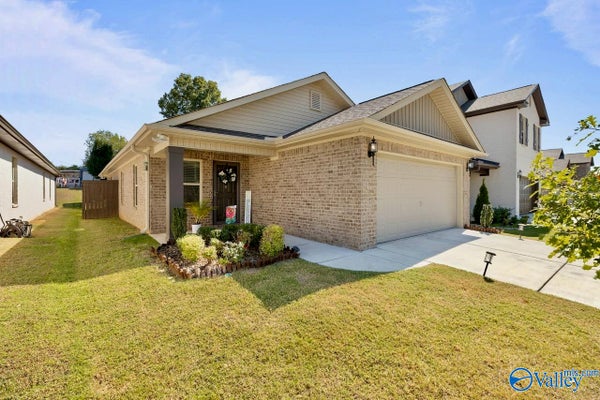 14880 RAVENEL DR, HARVEST, AL 35749 - Image c637b127ace3e7b82f259b9d4c659bdb/3522815558