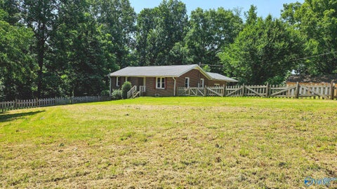 Homes For Sale - 20126 Sandlin Road<br/> Elkmont, AL 35620