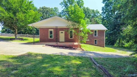 Homes For Sale - 20126 Sandlin Road<br/> Elkmont, AL 35620