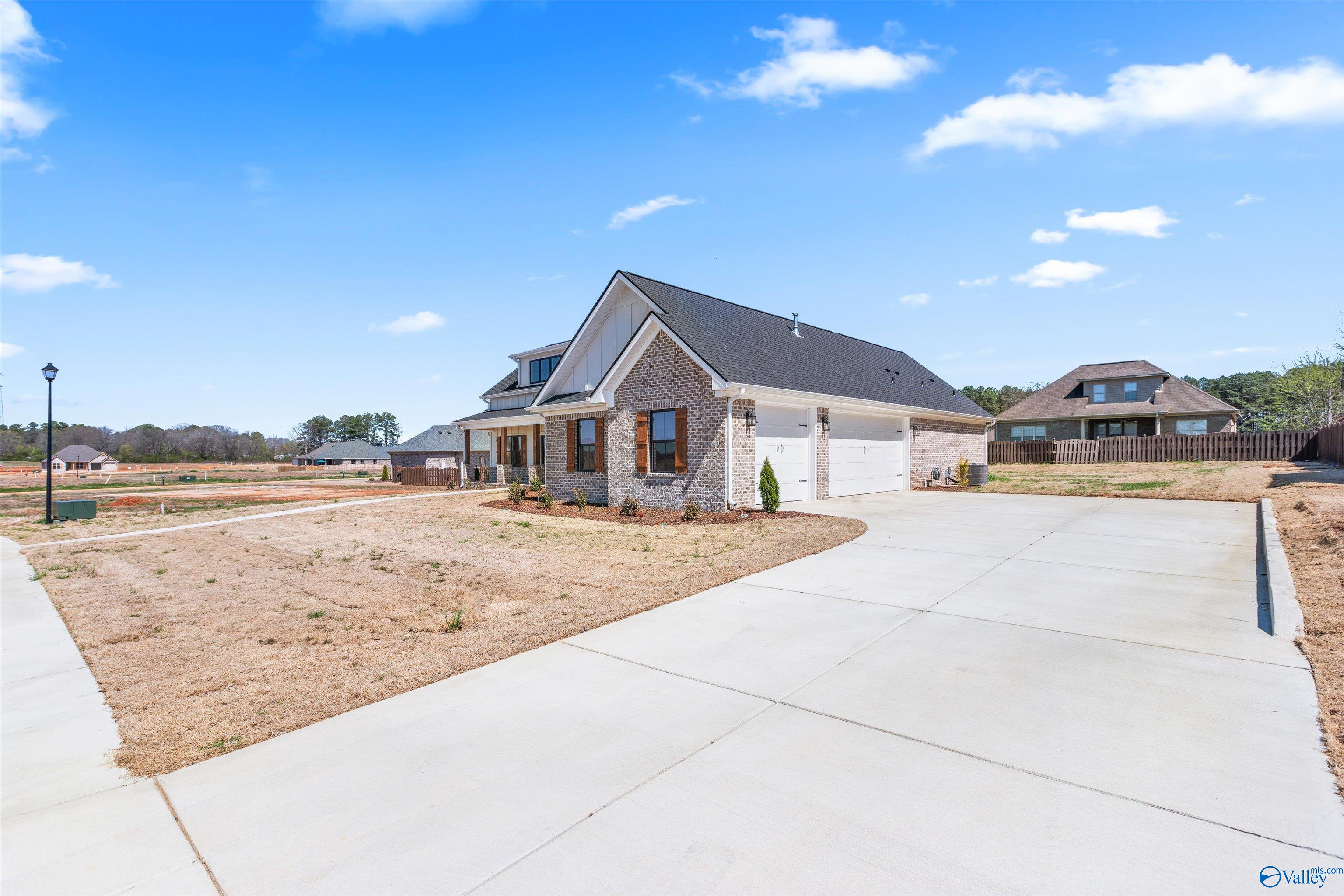 17558 Windermere Drive, Athens, Alabama image 2