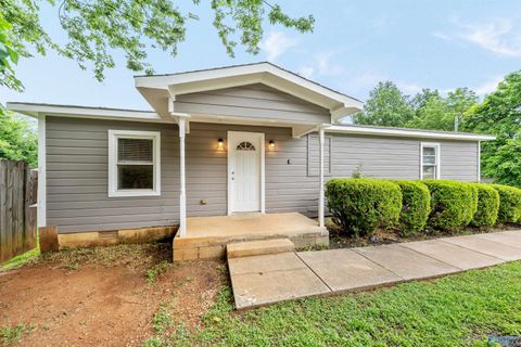 Homes For Sale - 2808 6th Avenue<br/> Huntsville, AL 35810